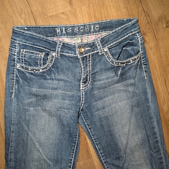 Miss Chic USA Capri Embellished Jeans size 9 - Picture 2 of 8